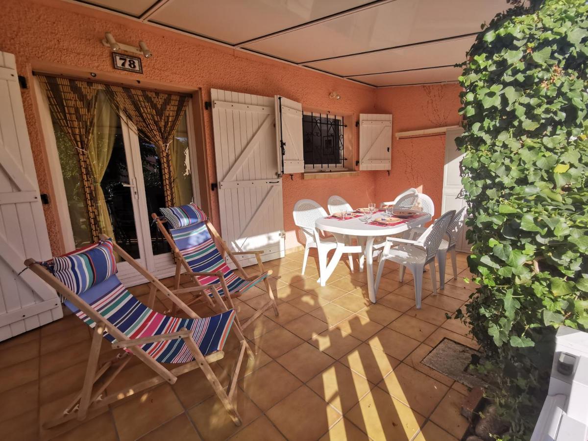 Holiday home Les Lavandines: Charming Beachside Vacation With Terrace *
