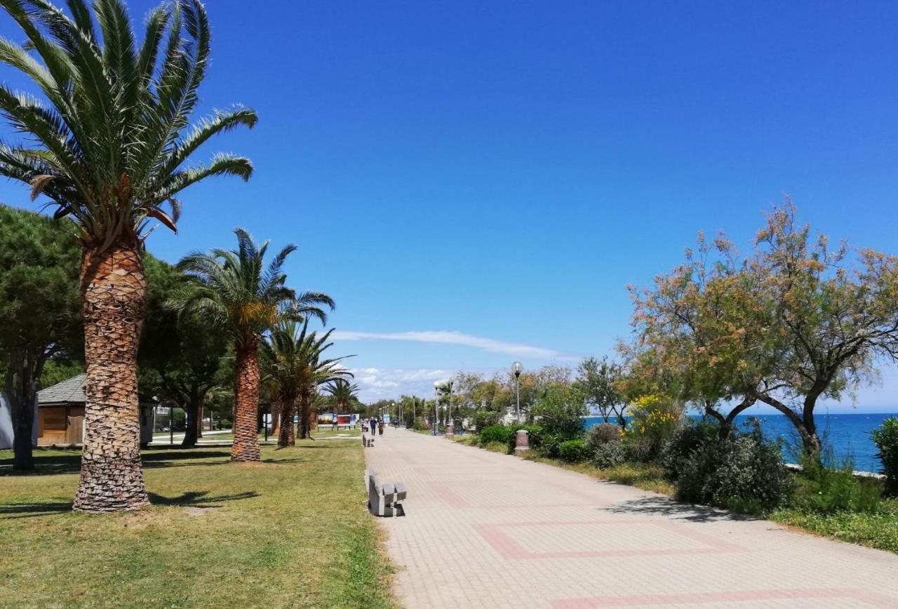 Les Lavandines: Charming Beachside Vacation With Terrace Argeles-sur-Mer